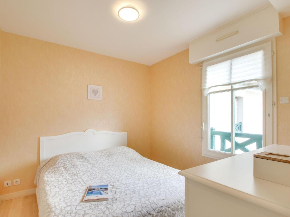 Des Tennis-1 By Interhome